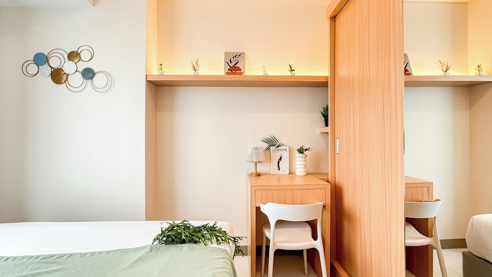 White Toned Style 2Br Tokyo Riverside Pik 2 Apartment