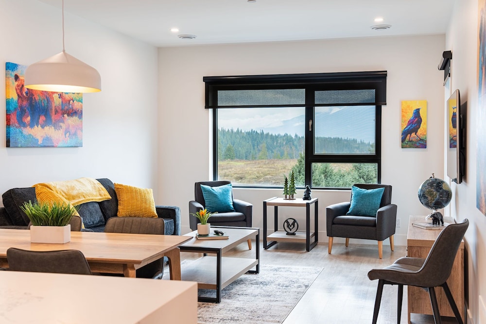 Bogey Bear Penthouse RevelstokeVacations