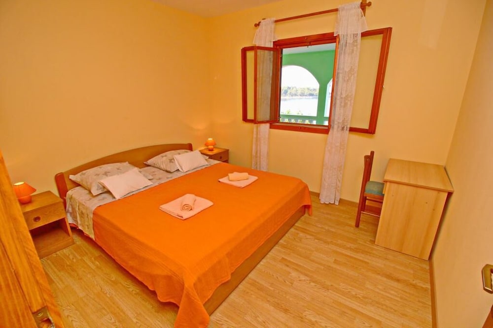 Apartments Bacic view 5