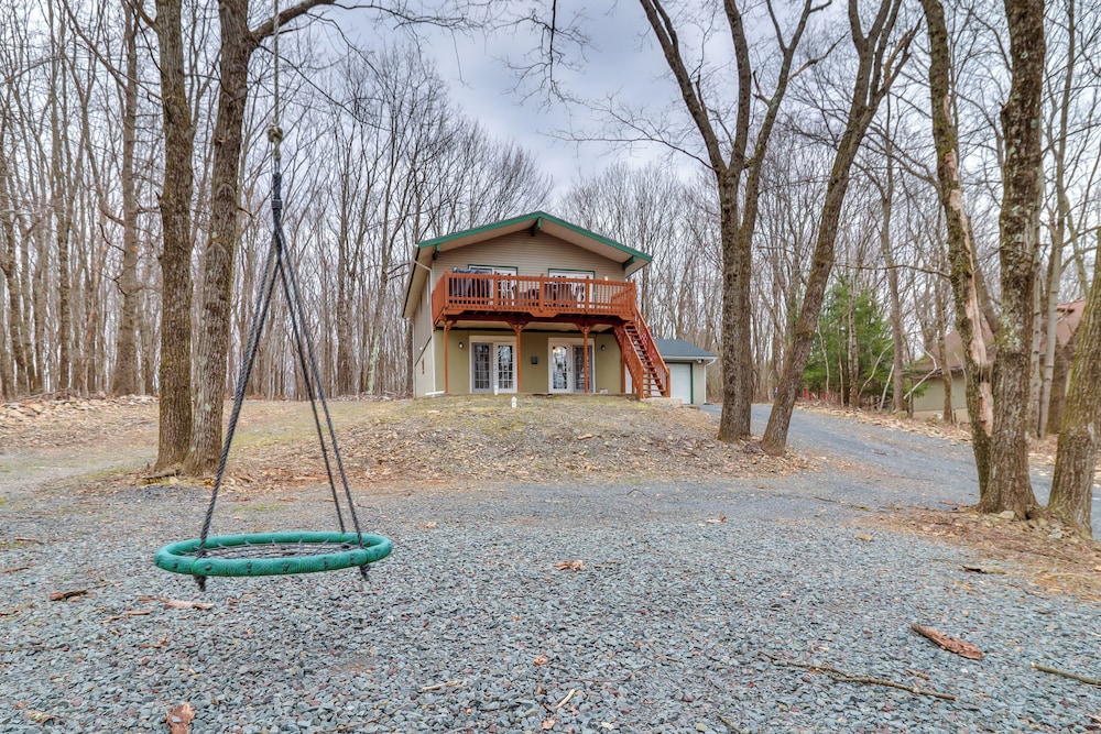 Beach Access: Bbq-ready Poconos Family Getaway!