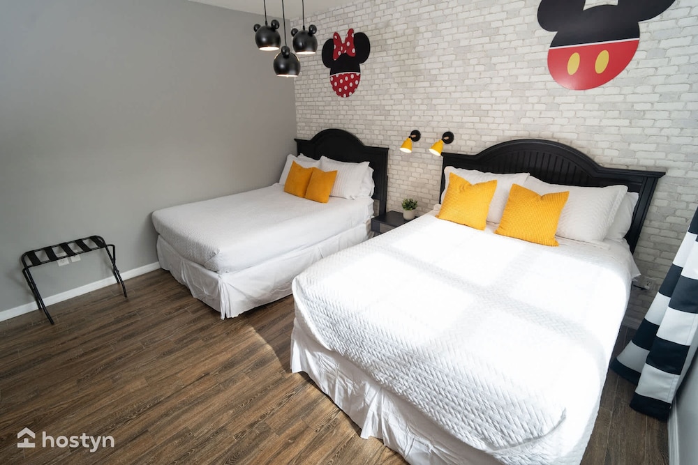 Magical Themed 3BR Townhouse Near the Parks