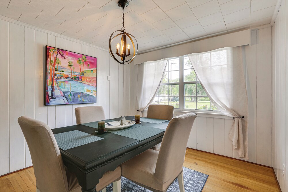 Boat Lift & Private Dock: Riverfront Labelle Gem