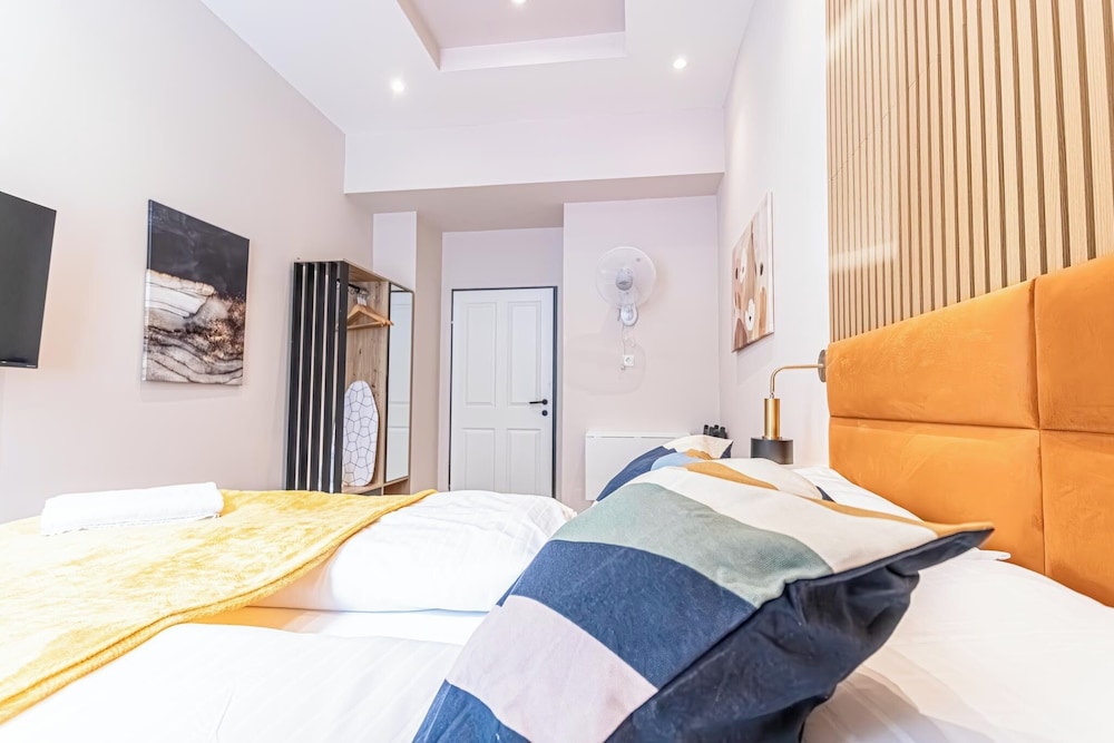 4BR Apt. for Groups 6-Min to Stadthalle