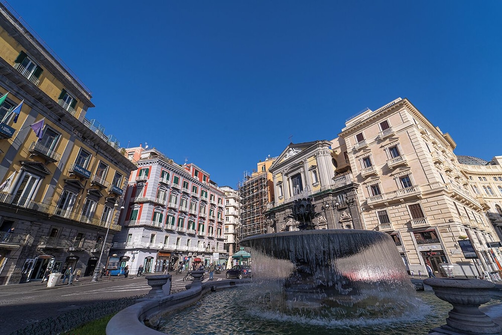 P.C. BOUTIQUE H. LIFESTYLE NAPOLI CENTRO by ClaPa Group Dislocated Hospitality