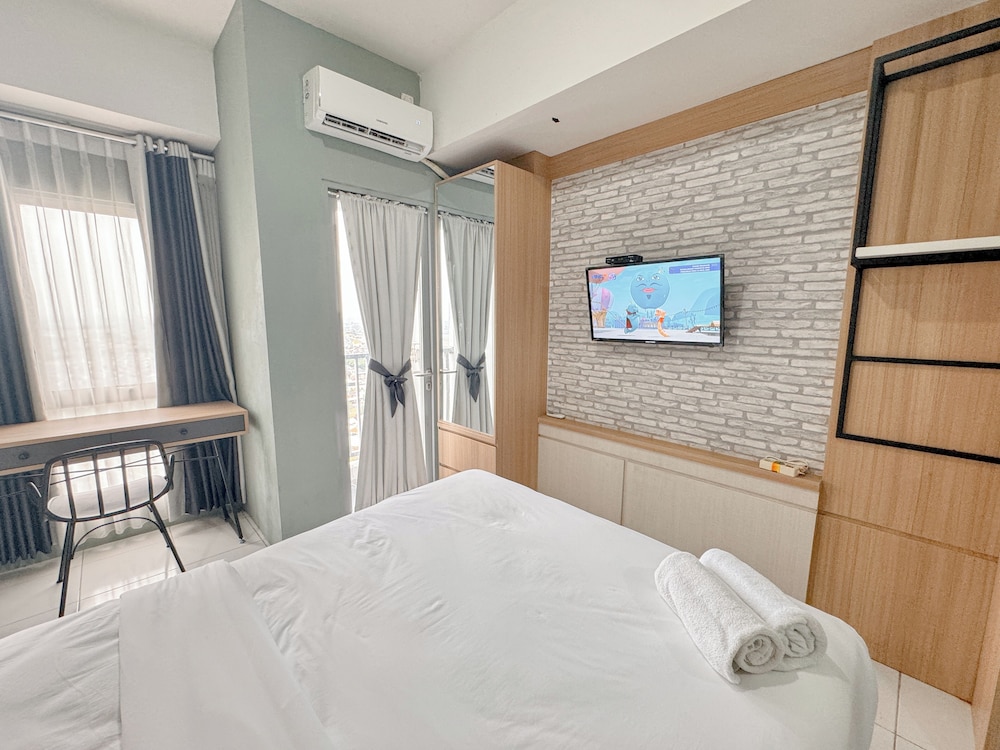 Comfortable Living Studio At Tamansari Prospero Apartment