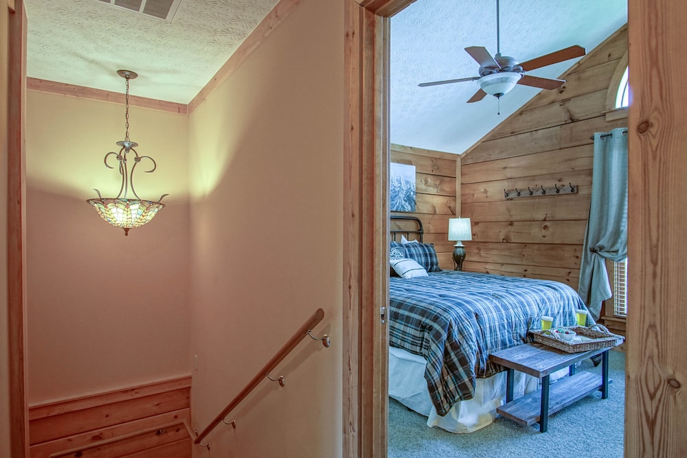 Loggers Run 11: 5 Bedrooms, 3.5 Baths