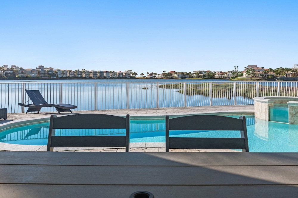 Destin to Relax