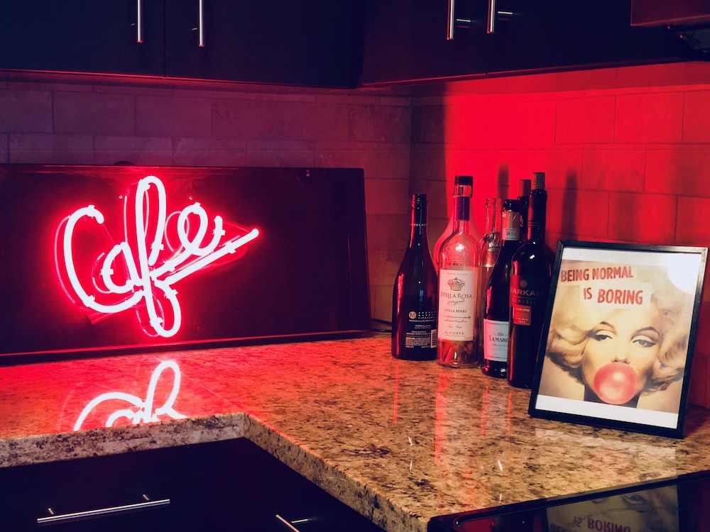 New Lyfe Finest Luxury Apartment