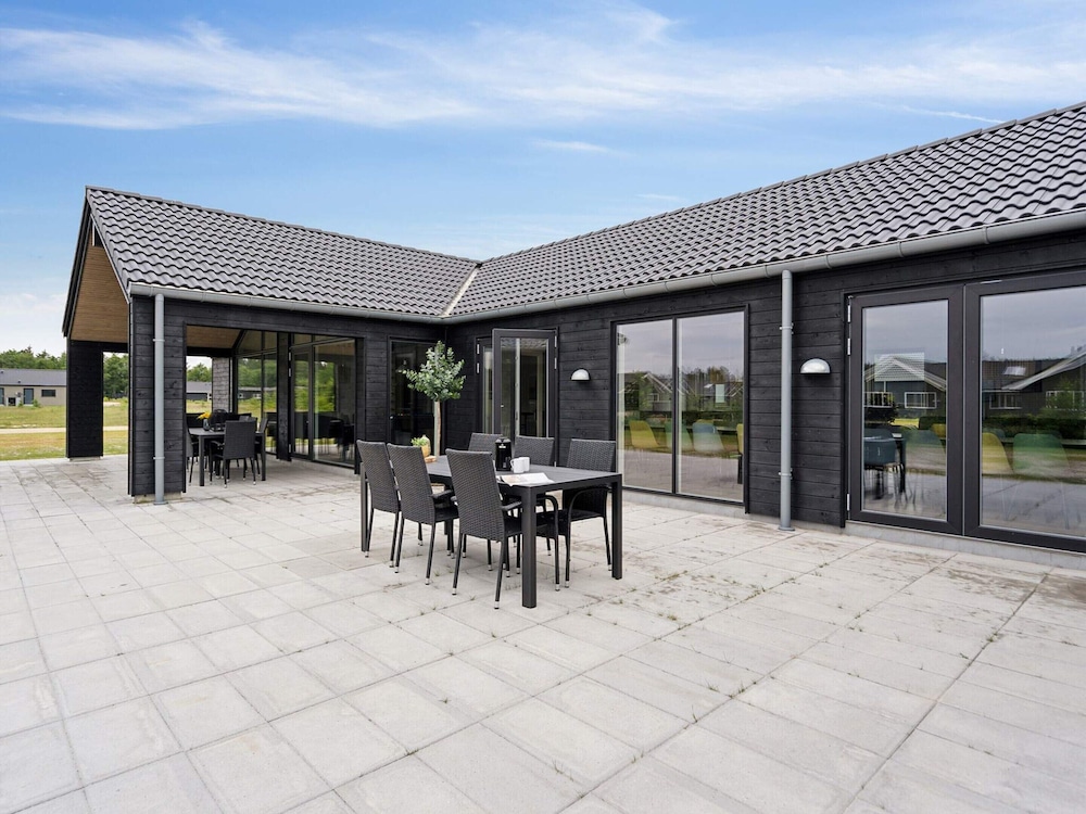5 Star Holiday Home in Norre Nebel