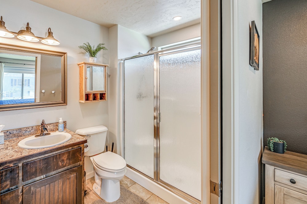 Walk to Downtown: Family-friendly Cody Home!