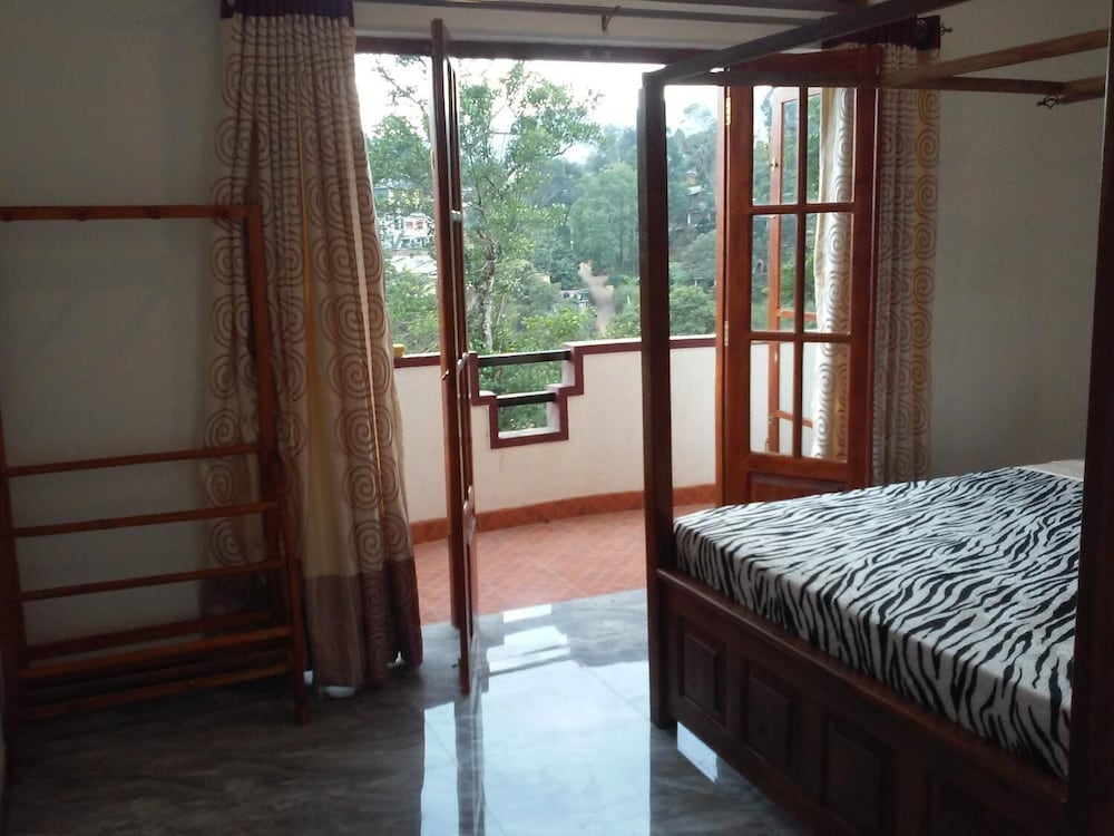 Lizzie Villa Guest House
