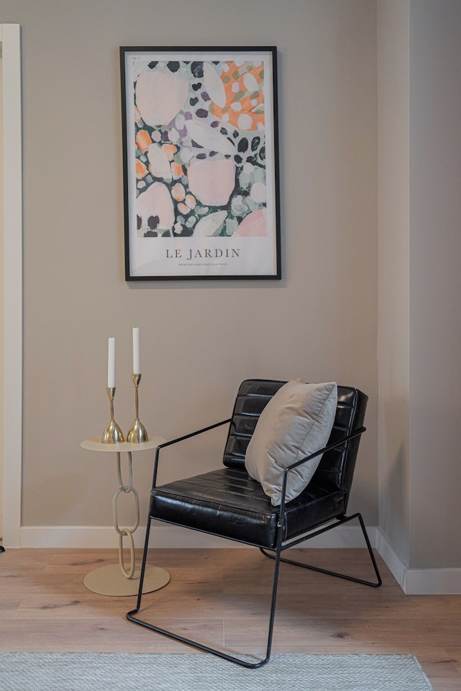Loggia & Luxe 4BR Penthouse in Universitatii Area