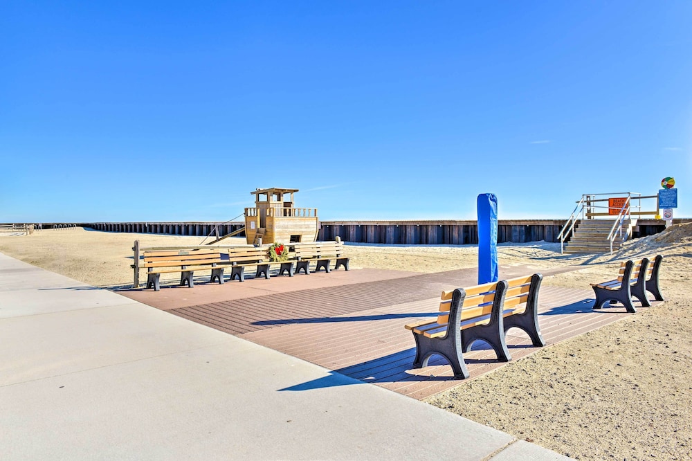 Beachfront North Wildwood Condo w/ Ocean Views! view 5