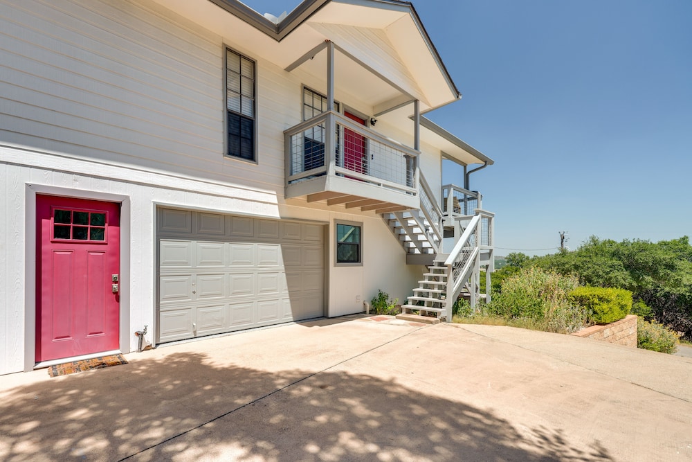 Canyon Lake Rental w/ Balcony & Lake Views view 5