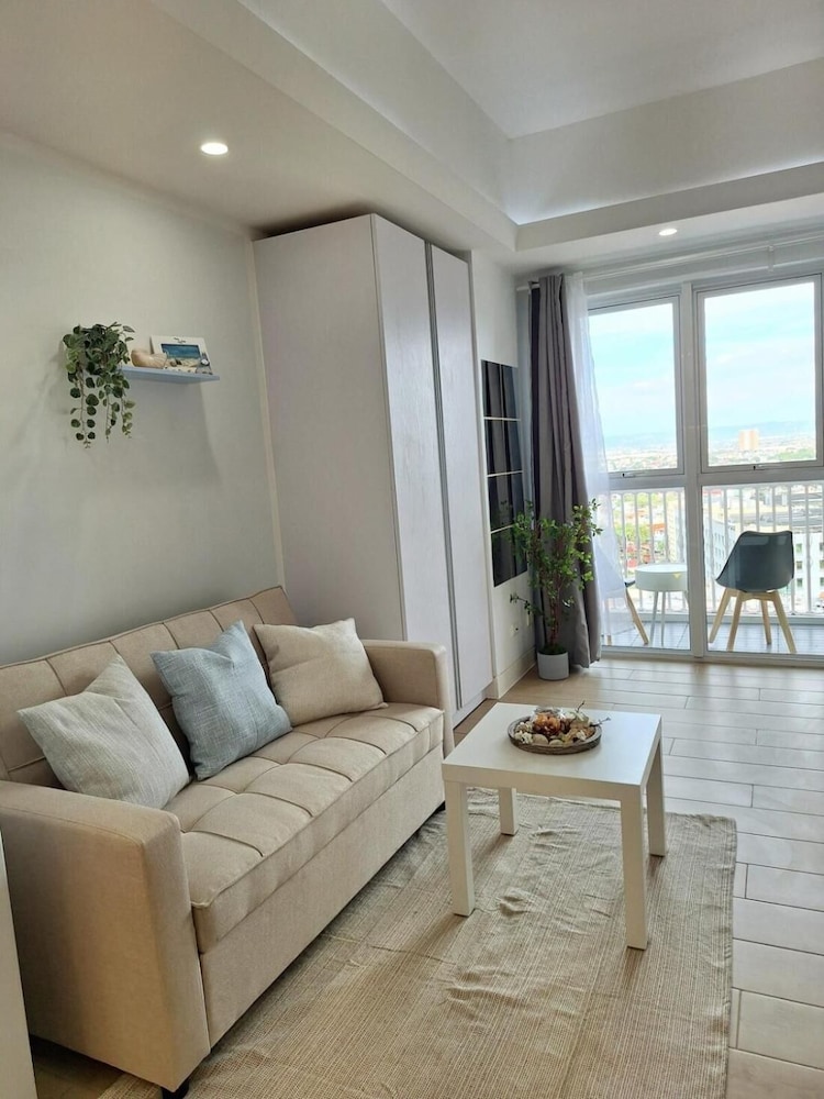 Luxury Coastal, Grand Canal View