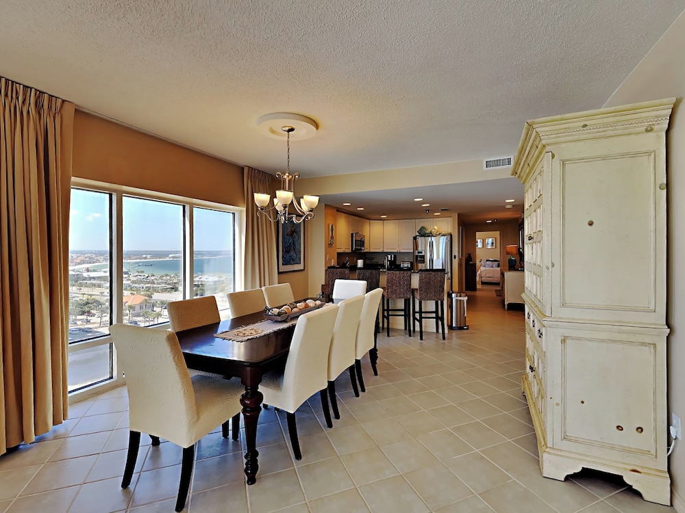 Emerald Isle #1108 by Southern Vacation Rentals