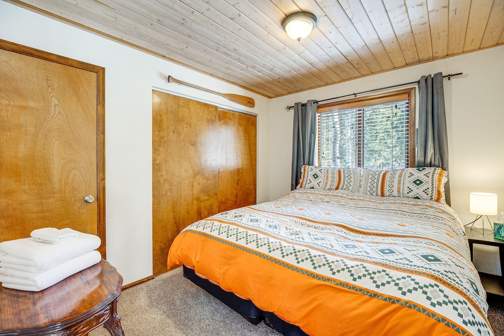 Woodland Park Chalet w/ Deck, Grill & Mtn Views! view 5