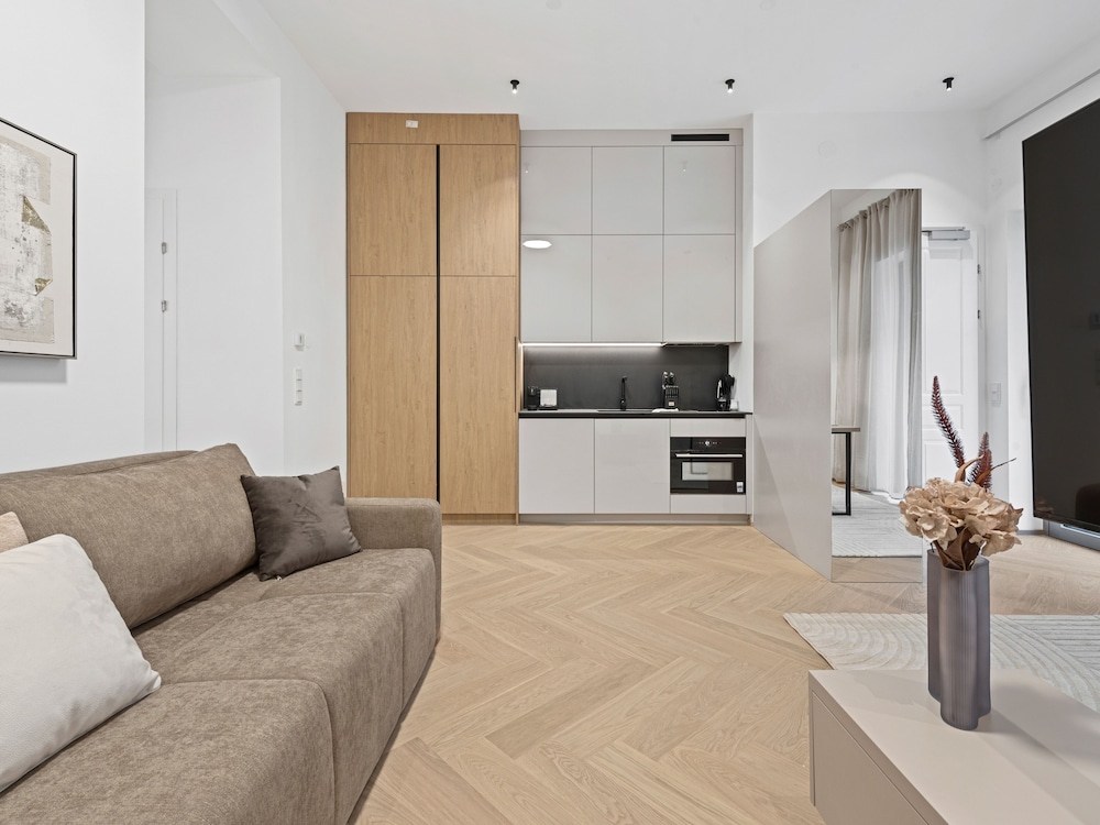 Living No. 5 by GT7 Hospitality