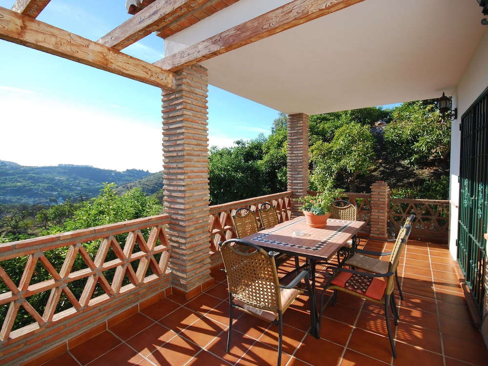 Modern Villa in Frigiliana With Private Swimming Pool photo 3