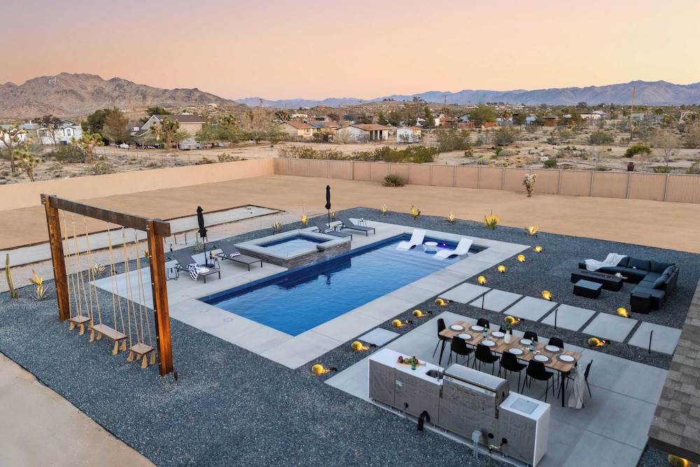 Bocce, Pool+spa, Game Room, Firepit Modern Oasis Yucca Haven by Avantstay