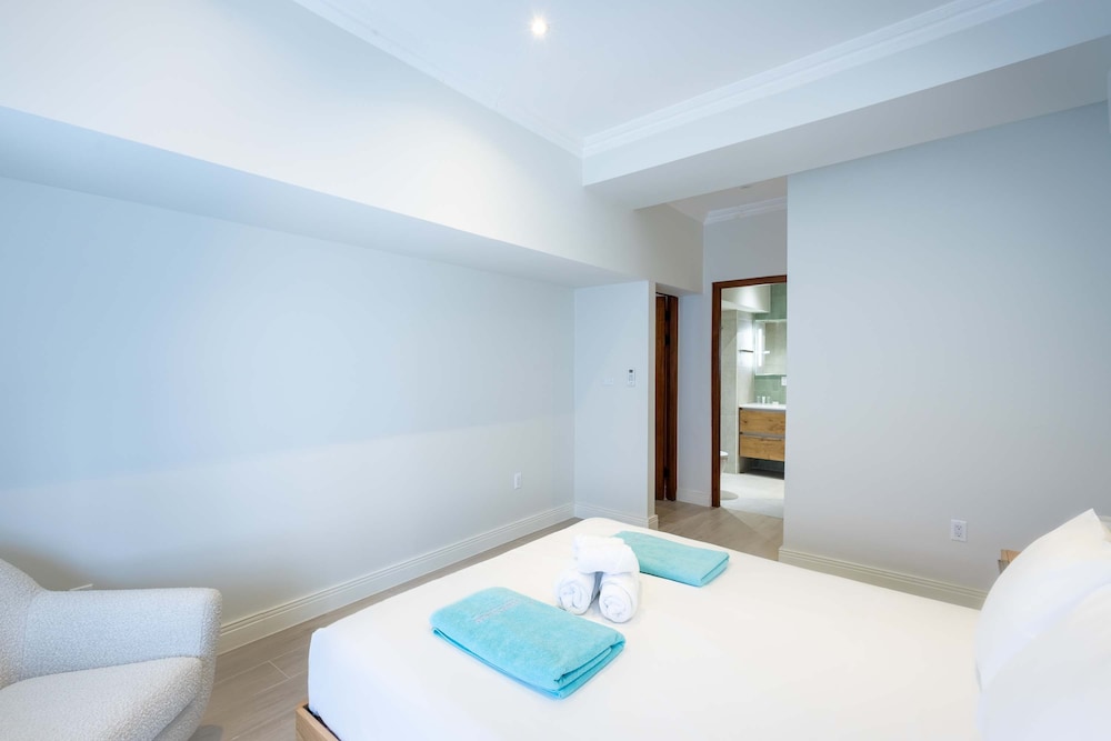 Modern Elegant Broadway Vibes in Willemstad