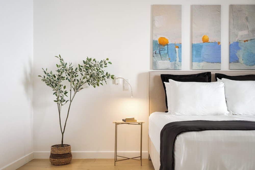 Vouliagmeni Serenity Residence
