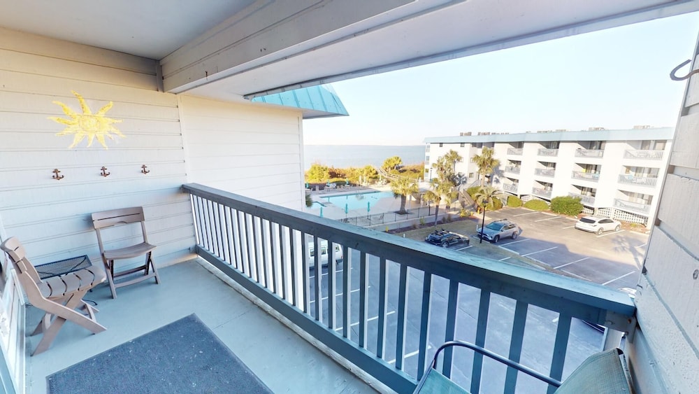 Beach Racquet B by Tybee Vacation Rentals