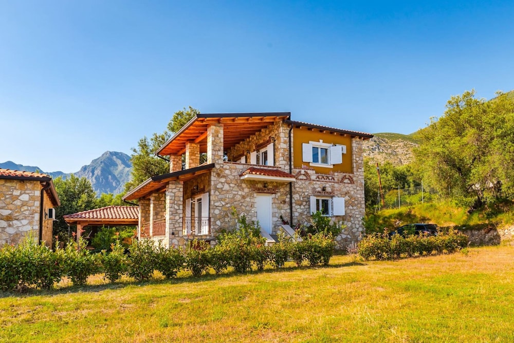 Siar The Large Villa