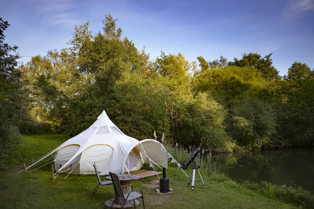 Lloyds Meadow Glamping Delamere Chester view 4