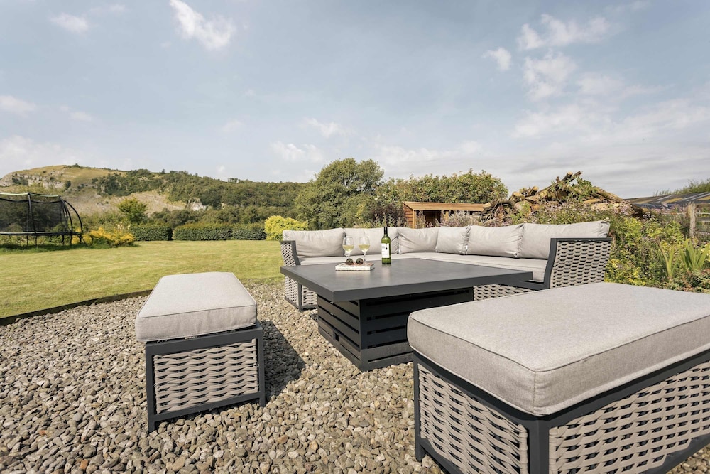 Leavens Farmstead Rural Retreat With Hot Tub view 2