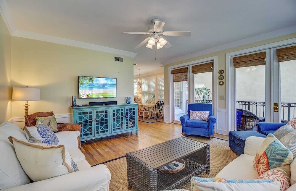 103 Grand Pavilion by Avantstay Steps to Beach!