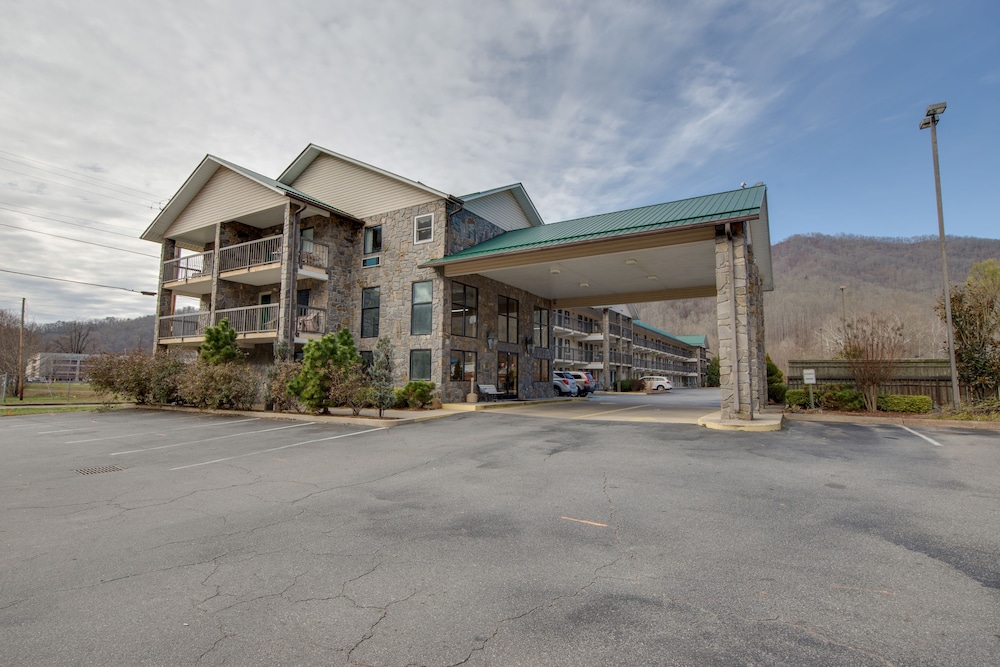 Cherokee Lodge