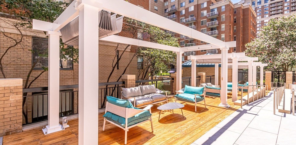 Wonderful 1 Bedroom Condo at Ballston