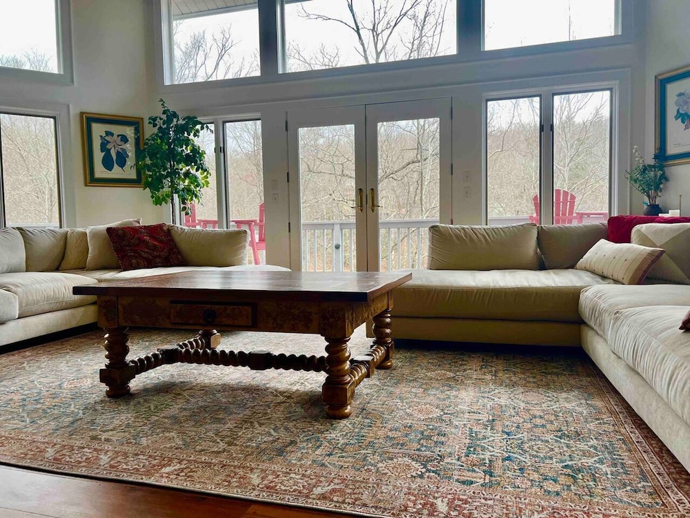 5 BR House- Mt Mitchell Golf Course on the River