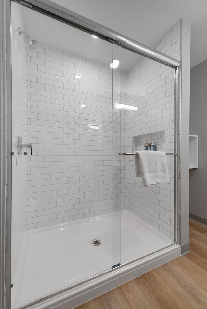 4BR Lincoln Park Getaway Steps to Red Line