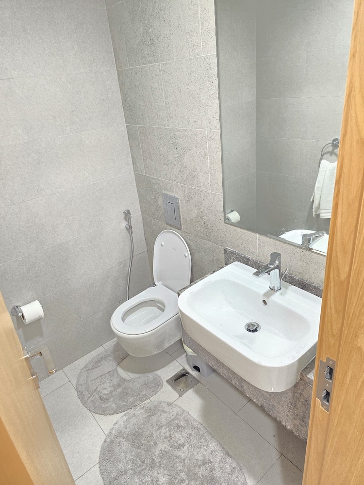 LUXURY BOULEVARD 2BHK