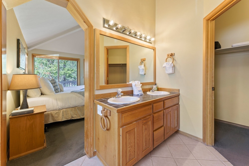 7 Vine Maple 4 Bedroom Home