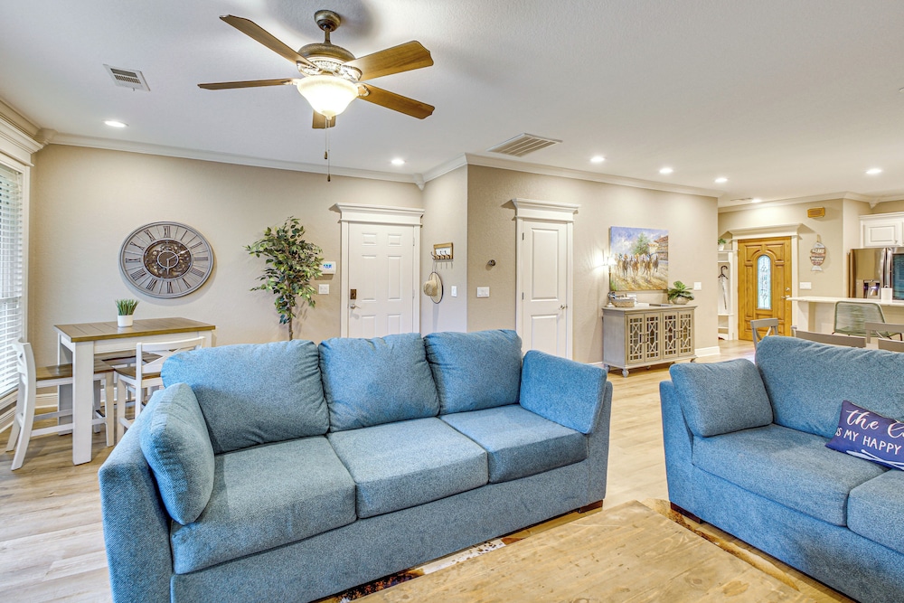 Tranquil Views: Riverfront Retreat in Hot Springs!