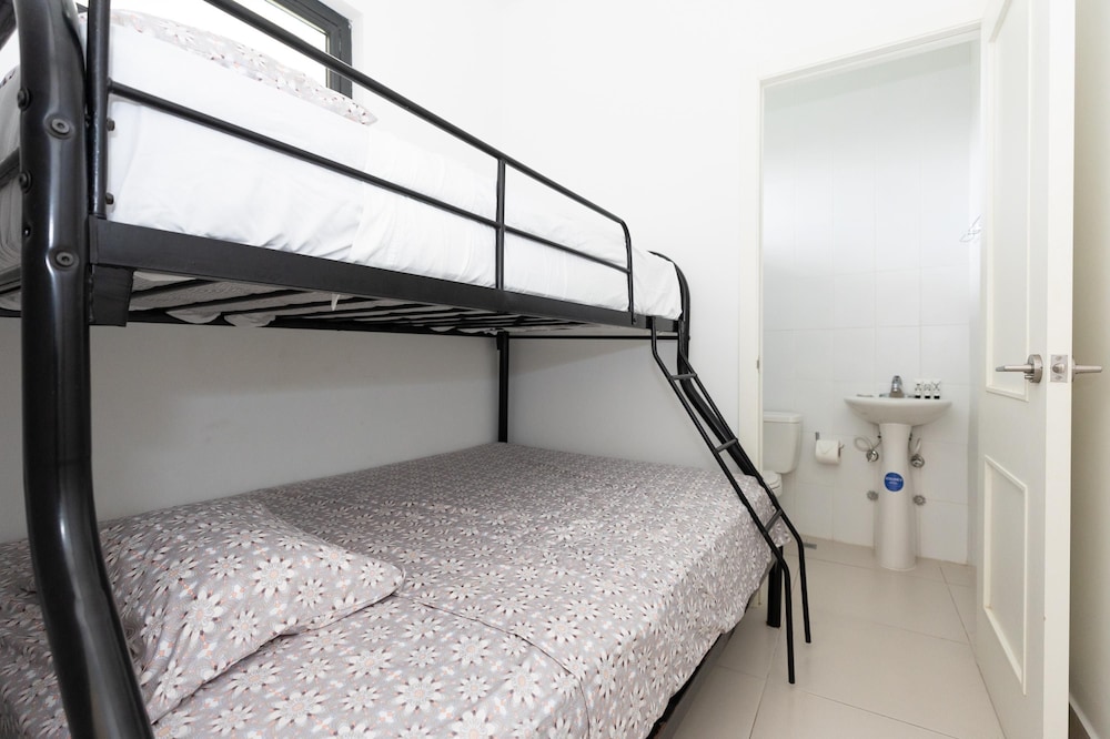 Ourfriends Condo by Acomodo