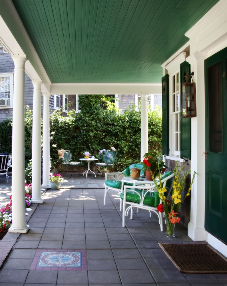 The Barnacle Inn