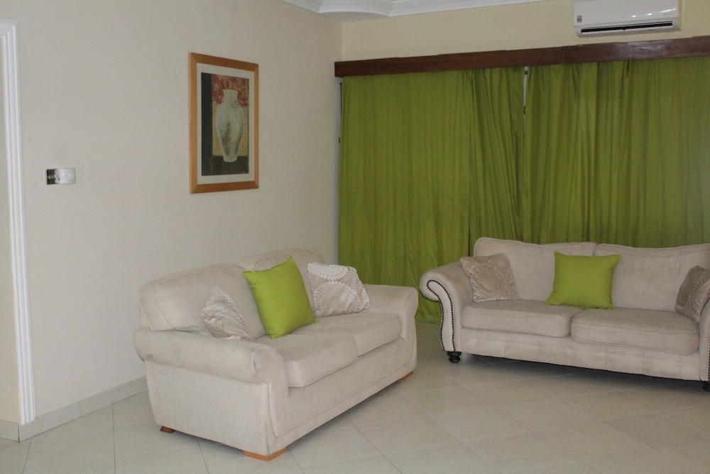 Evergreen Apartments