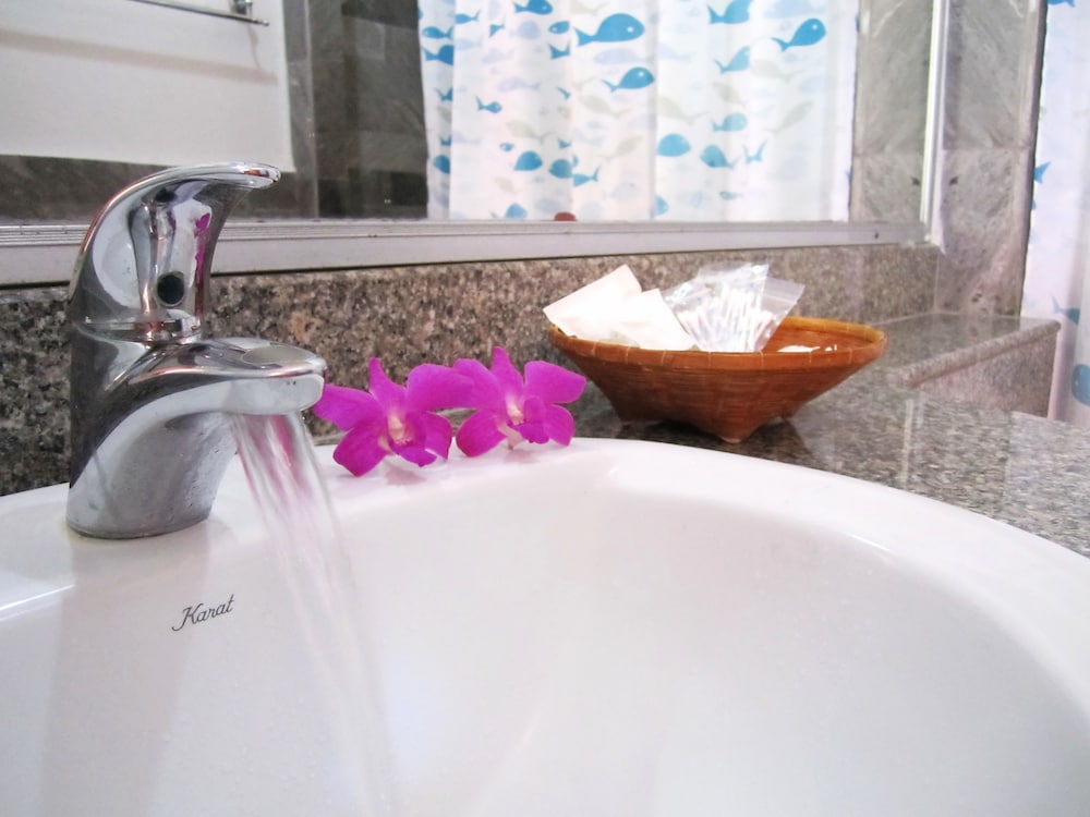 Lanta Il Mare Beach Resort