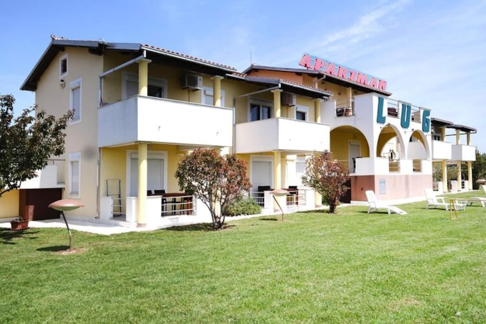 Apartment in Privlaka With sea Beach