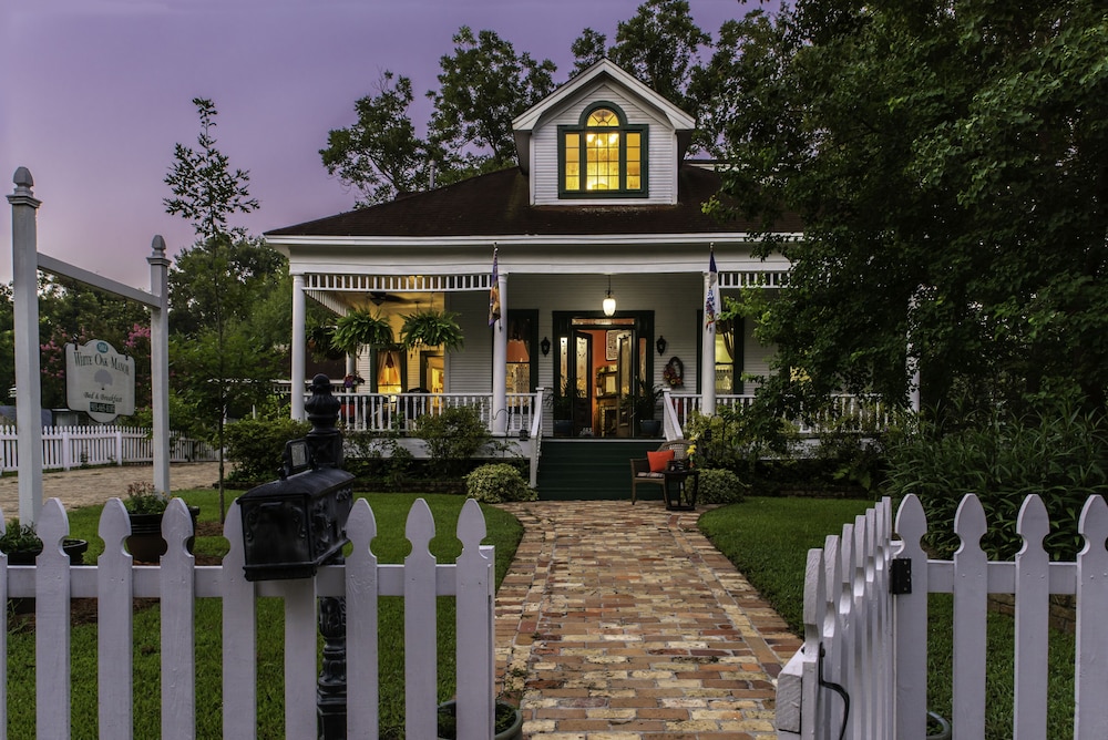 Marshall Vacations - White Oak Manor Bed  Breakfast - Property Image 1