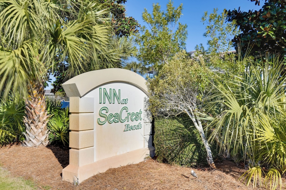 Walkable Condo w/ Pool Btwn Rosemary & Alys Beach!