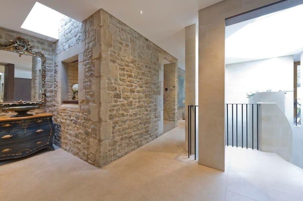 5 Bed House w/ Indoor Pool, Sauna & Private Garden - Fulham