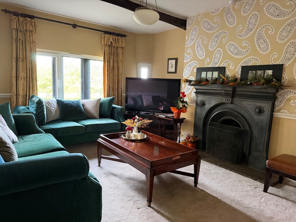 Grange Cottage Retreat in Bolton