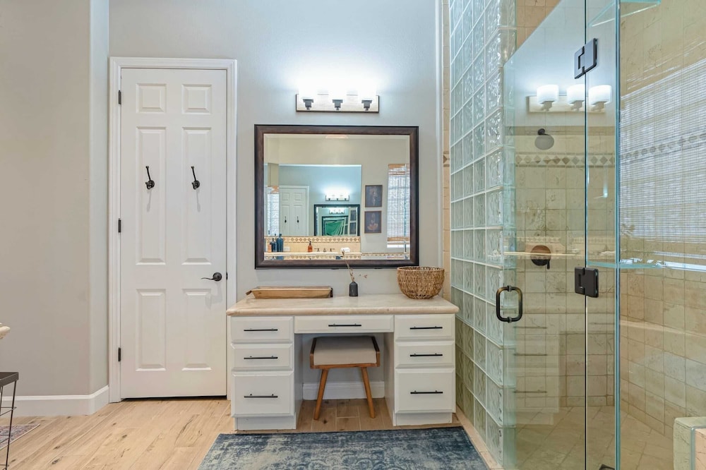 41 Palms Estate by Avantstay Indoor Pickleball, Pool, Hot Tub, Outdoor Kitchen