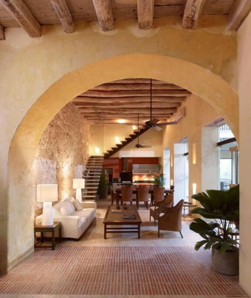 Casa Pombo 102
