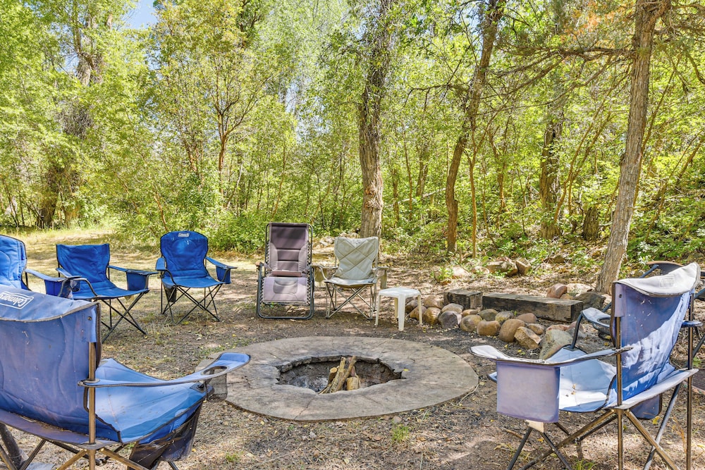 Ski, Hike & More: Homey Huntsville Retreat!